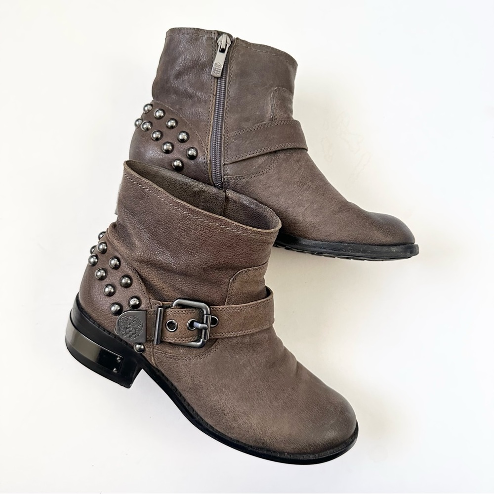Vince Camuto Windetta ankle Boots in Lead Gray